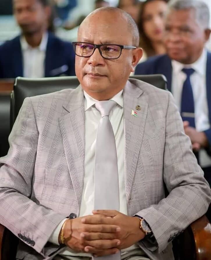 Image à la une de COMMUNE D’ANTANANARIVO – Le sénateur Ramanambitana devient PDS
