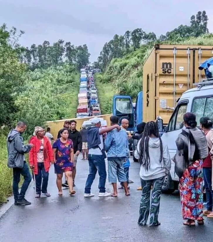 Image à la une de TRANSPORT –  Énième coupure   de la circulation sur la RN2