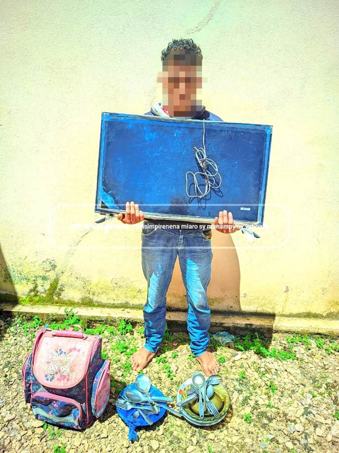 Image à la une de Soavinandriana Itasy : Voasambotra ary nadoboka am-ponja indray i Baina