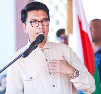 Image à la une de CARNETS DE FOKONTANY BIOMÉTRIQUES – Rajoelina s’insurge contre les négligences