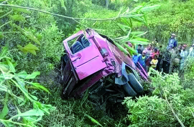 Image à la une de Accident d’un minibus scolaire sur la RN1 – Trois passagères meurent sur le coup
