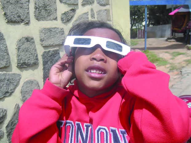 Image à la une de Eclipse solaire totale – Symbole de l’acte conjugal selon la cosmologie malagasy