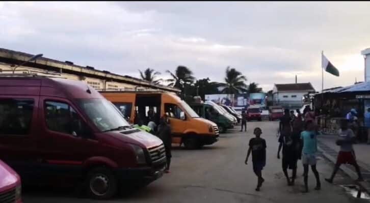 Image à la une de MAHAJANGA – La meurtrière présumée d’un chauffeur de taxi-brousse écrouée