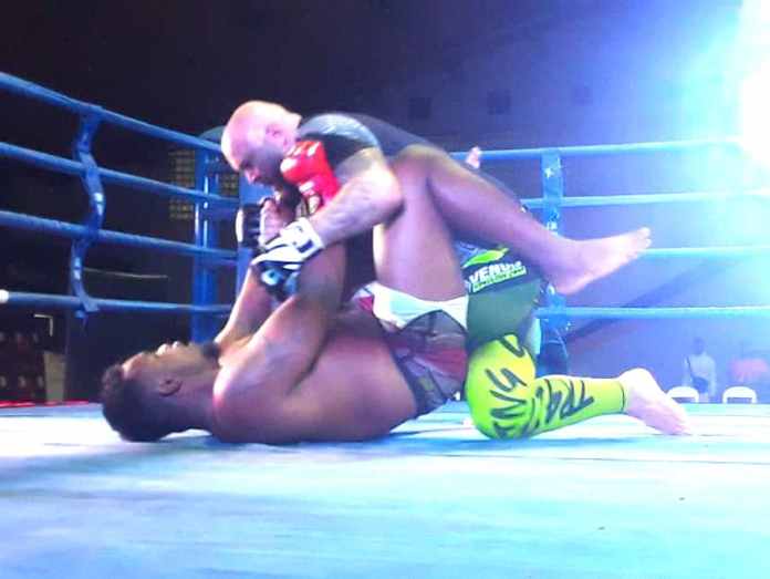 Image à la une de Combat International : Mostepha s’offre l’unique ceinture malgache en K1