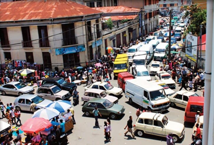 Image à la une de EMBOUTEILLAGES – La congestion du trafic urbain asphyxie l’économie