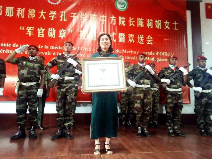 Image à la une de Institut Confucius : Chen Lijuan, promue Officier de l’Ordre National 