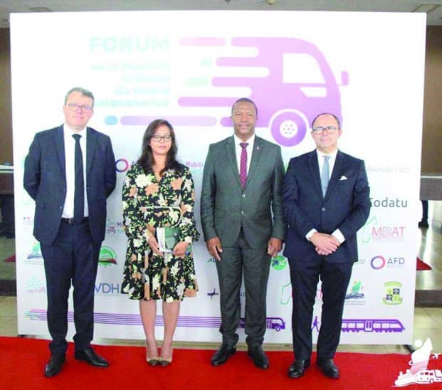 Image à la une de Forum sur la mobilité urbaine – Remplacer les taxi-be vétustes  et dangereux