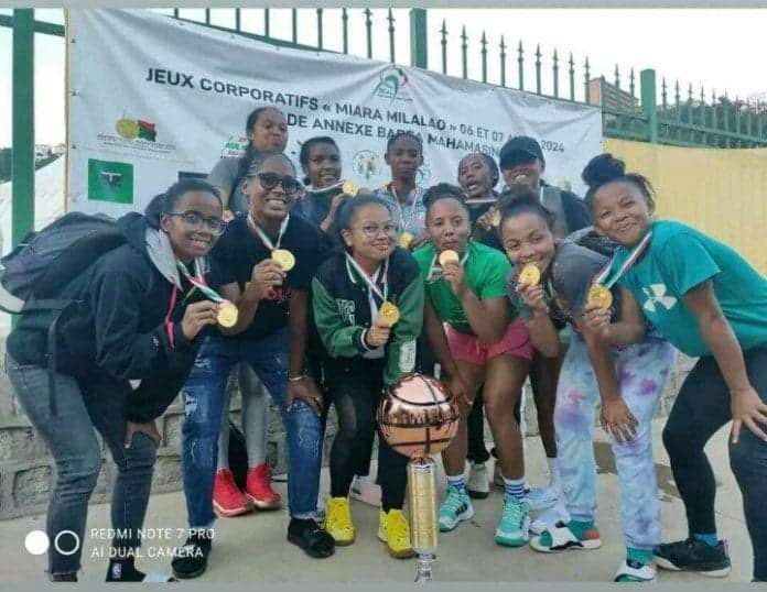 Image à la une de Basket : Exploit de l’équipe féminine de la SMMEC