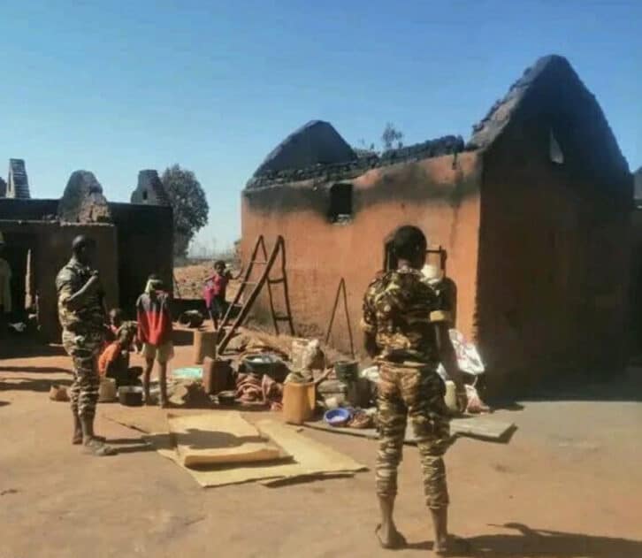 Image à la une de RAPT AVORTÉ À ANKAZOBE – Les kidnappeurs brûlent les maisons de leurs cibles