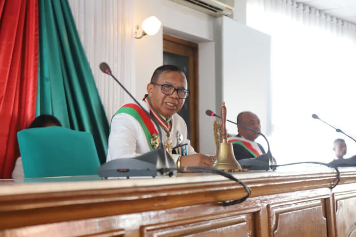 Image à la une de SESSION ORDINAIRE AU SÉNAT  – Richard Ravalomanana met les points sur les « i »