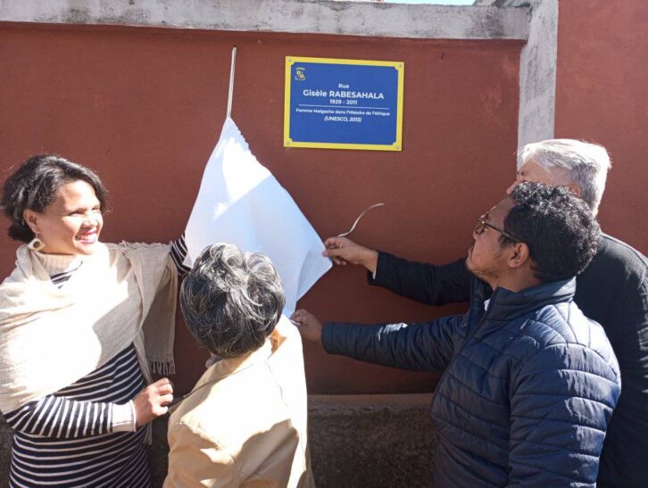 Image à la une de ANTANANARIVO – La Rue Gisèle Rabesahala inaugurée entre le Lac Anosy et le Lycée Moderne d’Ampefiloha