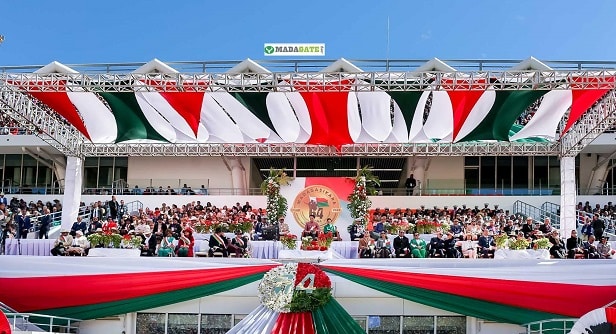 Image à la une de Mahamasina, 26 Jona 2024. SARY 1 tamin’ny matso lehibe nankalazana ny faha-64 taonan’ny niveranan’ny Fahaleovantenan’i Madagasikara