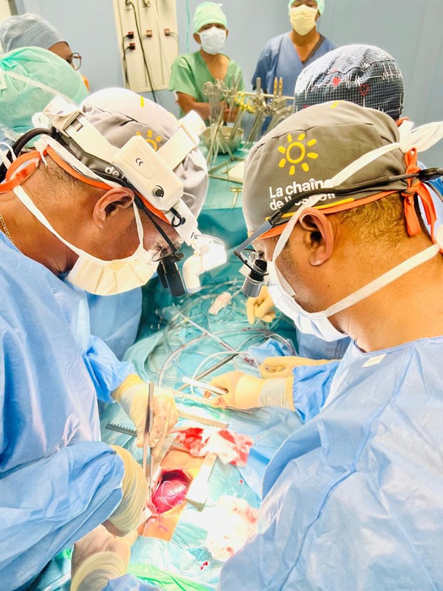 Image à la une de Chirurgie à cœur ouvert – Succès de la première mission, une vingtaine d’opérations par an prévue