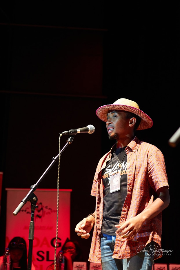 Image à la une de « World Poetry Slam Championship » – Konahy Junior représentera la Grande île au Togo