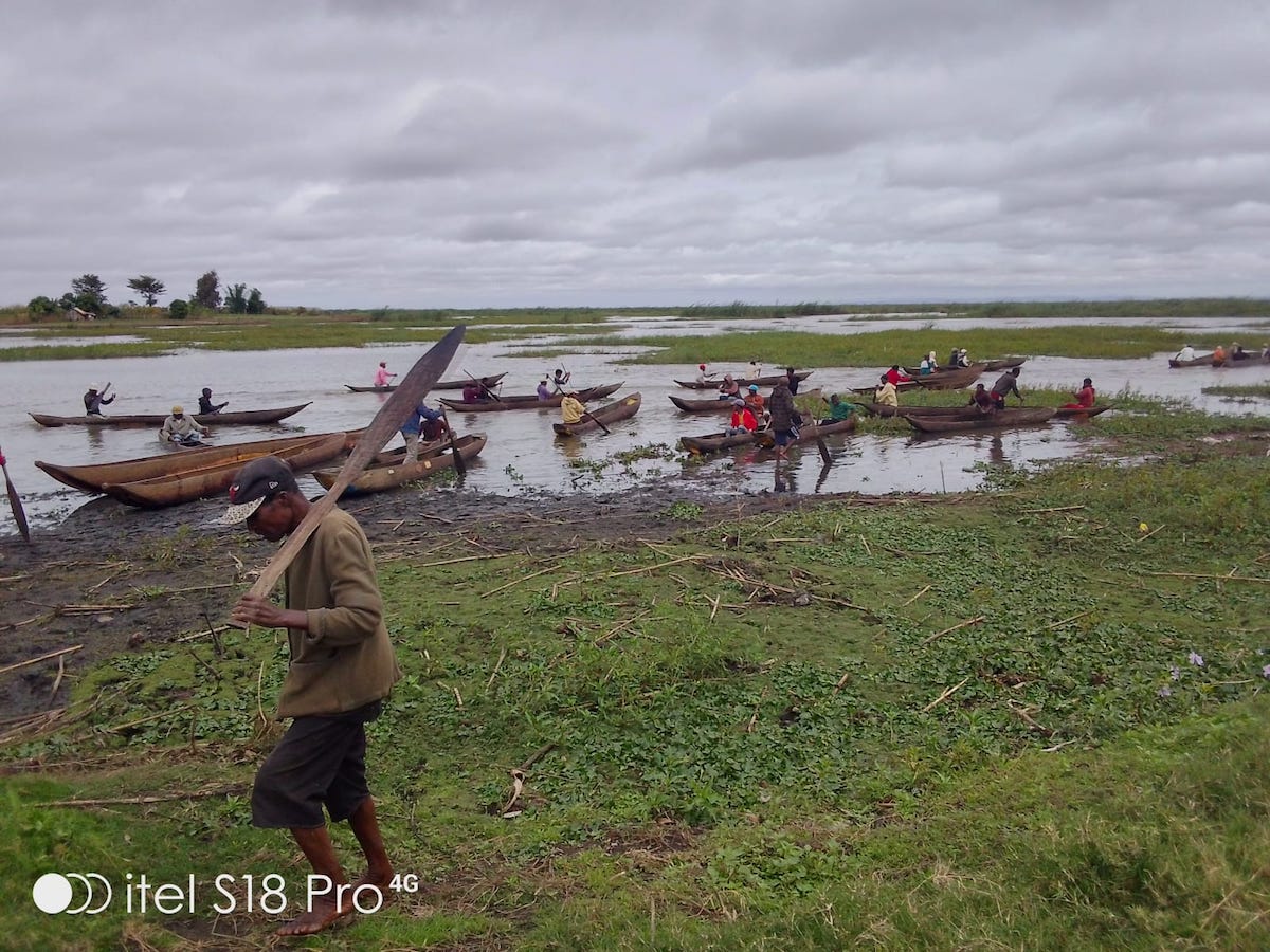 Image à la une de Comment les communautés réagissent-elles au naufrage tragique au lac Alaotra ?