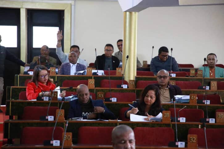 Image à la une de PALAIS DE TSIMBAZAZA – Peu d’affluence à la reprise de la session ordinaire
