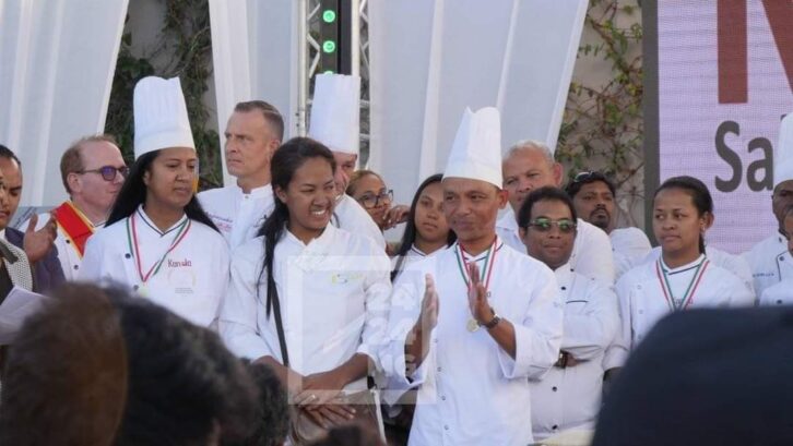 Image à la une de ART CULINAIRE – L’équipe de l’Escale d’Antsirabe sacrée championne de Madagascar de pâtisserie professionnelle