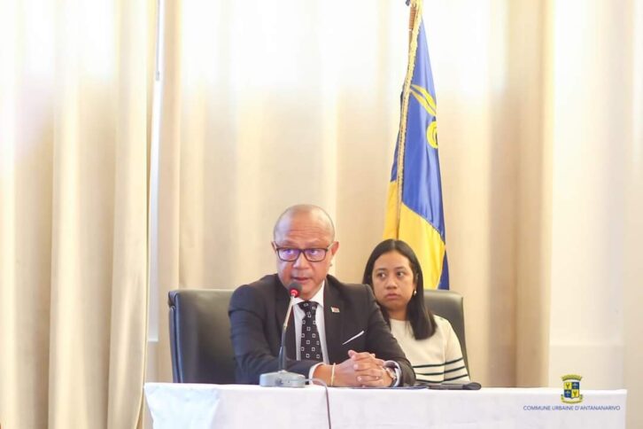 Image à la une de Richard Ramanambitana n’envisage de contracter aucune dette auprès des partenaires et des prestataires de la Commune urbaine d’Antananarivo 