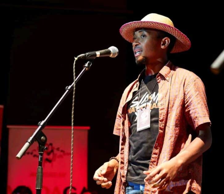 Image à la une de ZANADAORY ANDRIANAHY  – « Je serai au championnat du monde de slam »