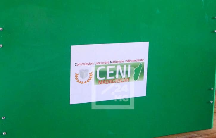 Image à la une de LEGISLATIVES – La Ceni suspend la publication des tendances des résultats dans certains districts pour cause de confrontations de procès-verbaux