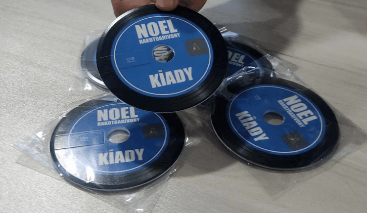 Image à la une de Kiady fait renaître les œuvres de Noel Rakotoarivony.