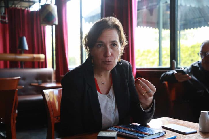 Image à la une de LÉGISLATIVES FRANÇAISES – Elsa Di Meo du Nouveau Front Populaire en campagne dans la capitale