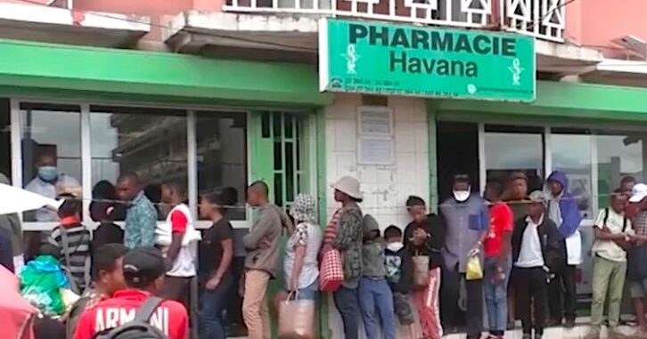 Image à la une de Une crise sanitaire alimentée par la pénurie de pharmacies