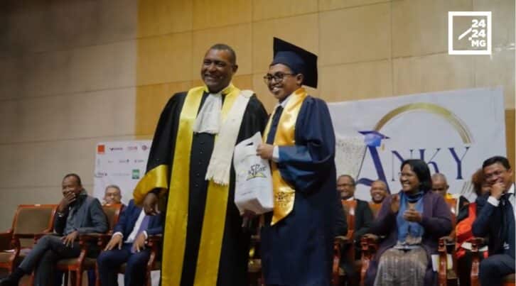 Image à la une de ENSEIGNEMENT SUPERIEUR – Remise de diplômes pour 341 étudiants de la promotion Anky de l’Inscae