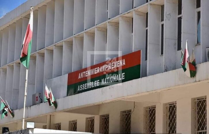 Image à la une de ASSEMBLEE NATIONALE – 16 députés indépendants rejoignent le groupe parlementaire Irmar, selon Andry Rajoelina