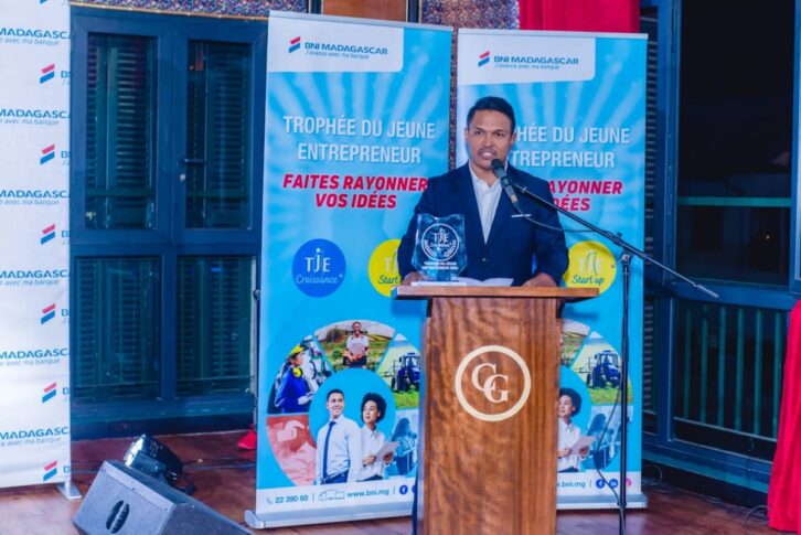 Image à la une de TROPHÉE DES JEUNES ENTREPRENEURS – Randja Ranaivozanany lauréat de l’édition 2024