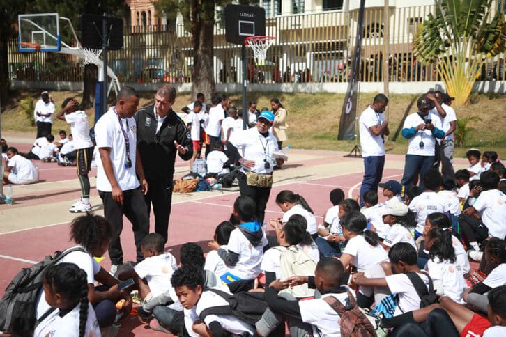 Image à la une de MINI-BASKET  – Des jeunes basketteurs en devenir formés au stade Barea