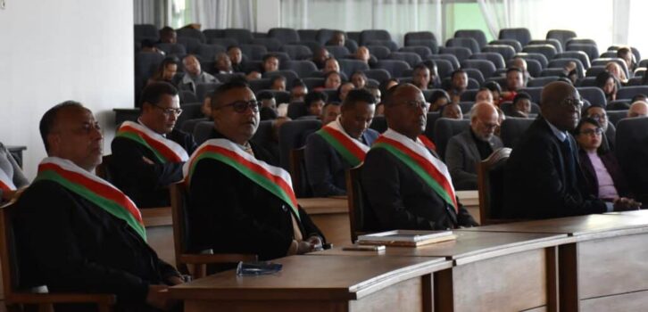 Image à la une de Palais d’Anosikely : Une nouvelle sénatrice et deux sièges encore vacants