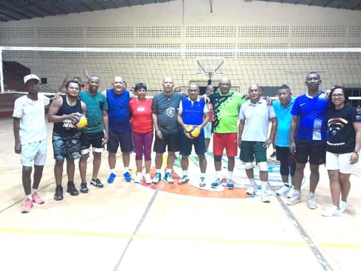 Image à la une de Volley-ball – « Back in 90 » : Les anciens joueurs renaissent de leur cendre