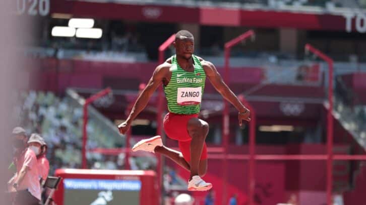 Image à la une de Jeux olympiques : le burkinabè Hugues Fabrice Zango vise l’or en triple saut