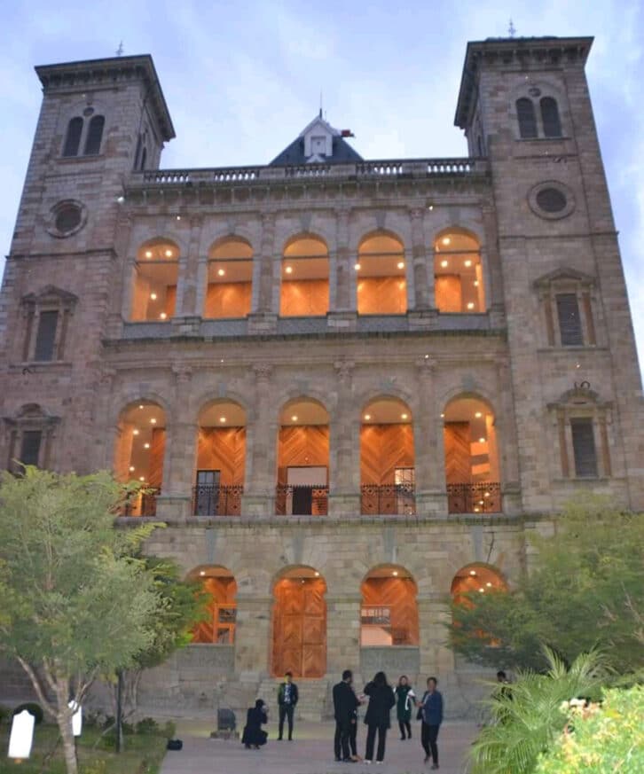 Image à la une de PATRIMOINE – Une nouvelle salle d’exposition dédiée à la reine Ranavalona III au Rova