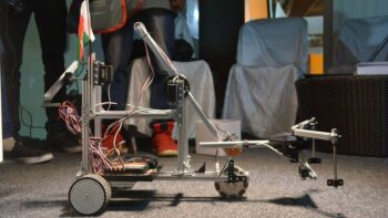 Image à la une de Pourquoi l'équipe malgache Robotiako a-t-elle besoin de financement pour la Pan-African Robotics Competition ?