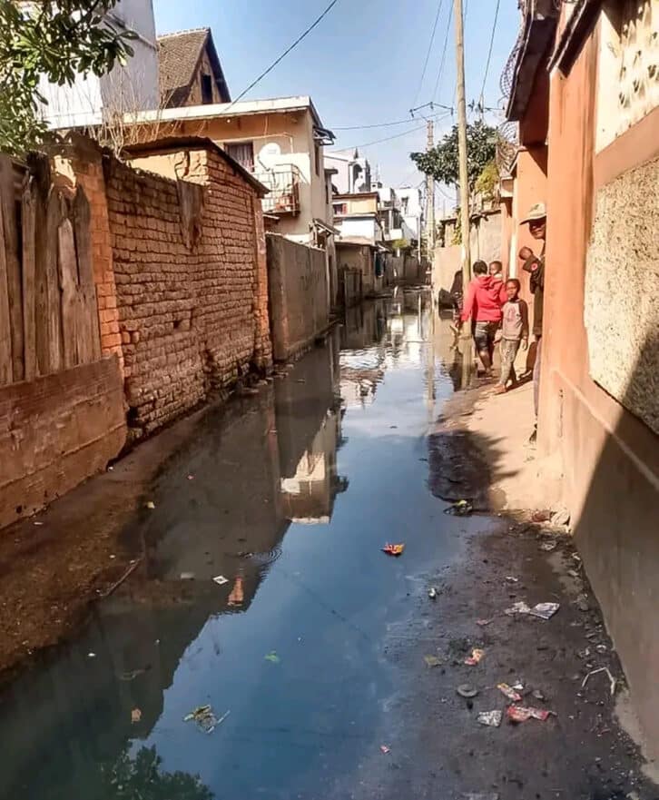 Image à la une de ASSAINISSEMENT – Des canaux d’évacuation d’eau bouchés