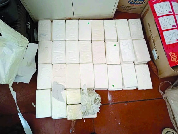 Image à la une de Saisie de 57 kg de cocaïne – D’autres membres présumés du réseau recherchés