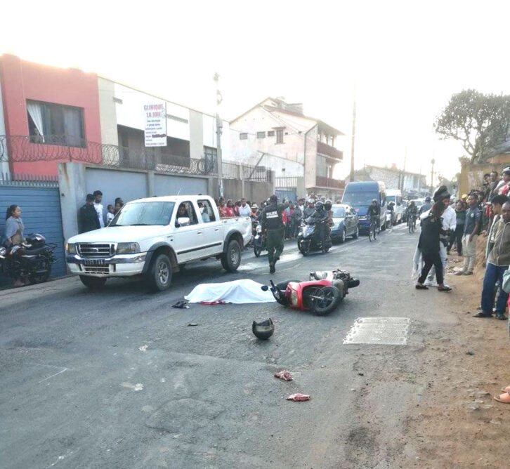 Image à la une de Ambatoroka : Un père de famille perd la vie dans un accident de moto