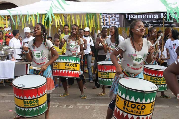 Image à la une de VOLONTARIAT  – Des membres du Bloco Malagasy aux J.O