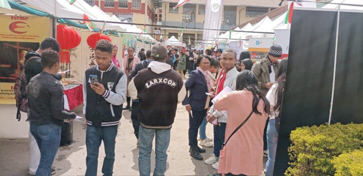 Image à la une de ORIENTATION DES JEUNES – Grande affluence au salon de l’étudiant à Analakely