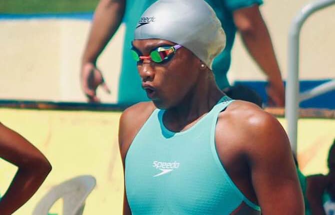 Image à la une de Natation – 50 m nage-libre : Holy Antsa signe un nouveau record national