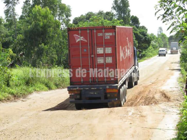 Image à la une de INFRASTRUCTURES – Réhabilitation en urgence des routes nationales