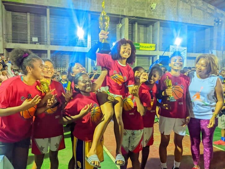 Image à la une de BASKETBALL- SOMMET NATIONAL U18 – Le club de Sepa ABM sur le toit de Madagascar
