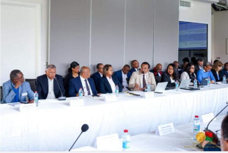 Image à la une de EXÉCUTION DE PROJETS – La performance de Madagascar sur le portefeuille des projets financés par la Banque mondiale jugée satisfaisante, selon le ministère  des Finances