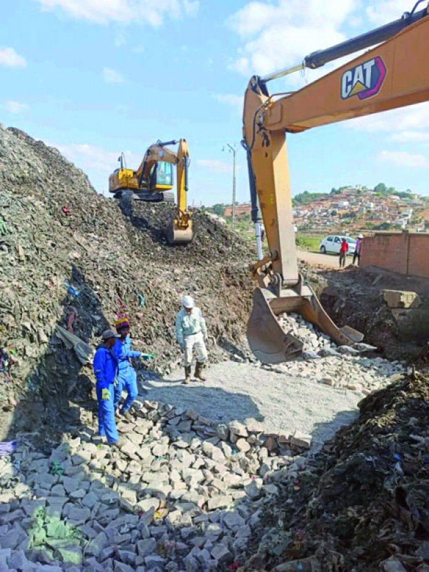 Image à la une de Gestion des déchets à Andralanitra – La mise en place des infrastructures en cours