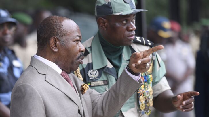 Image à la une de Oligui Nguema et les Bongo : un an après, les derniers secrets du coup d’État