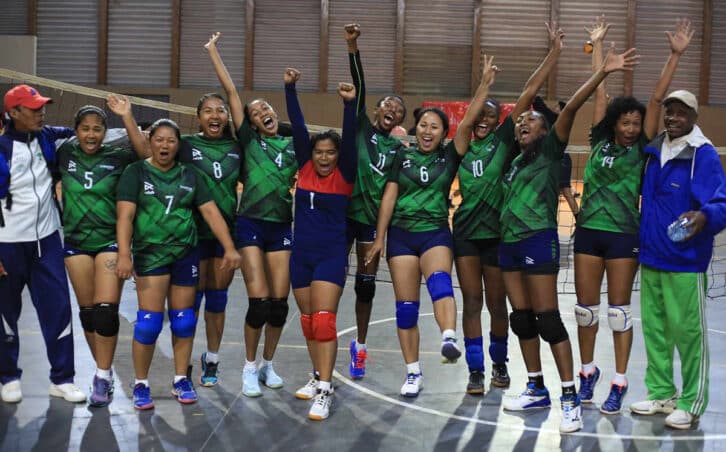 Image à la une de VOLLEYBALL – CHAMPIONNAT D’ANALAMANGA – Squad détrône GNVB chez les dames
