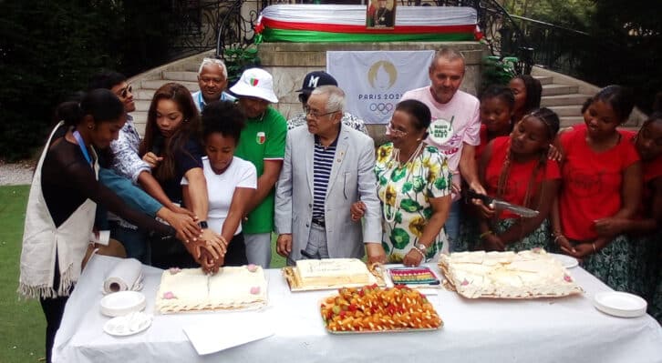 Image à la une de AMBASSADE DE MADAGASCAR – FRANCE – Les olympiens accueillis en héros