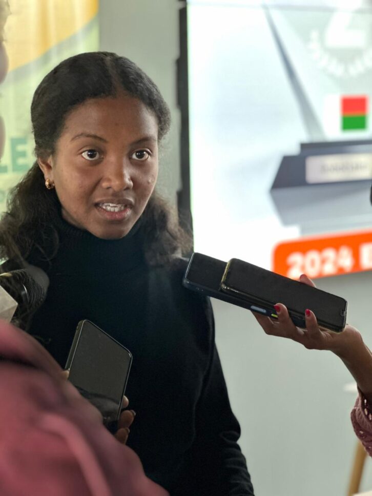 Image à la une de Madagascar aux Olympiades de Robotique : Une Jeunesse Pionnière sur la Scène Internationale.